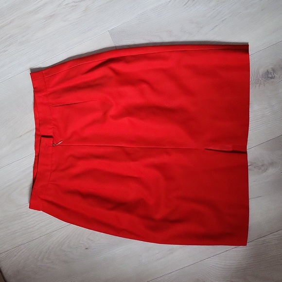 Vintage Escada red skirt size small - Picture 3 of 4
